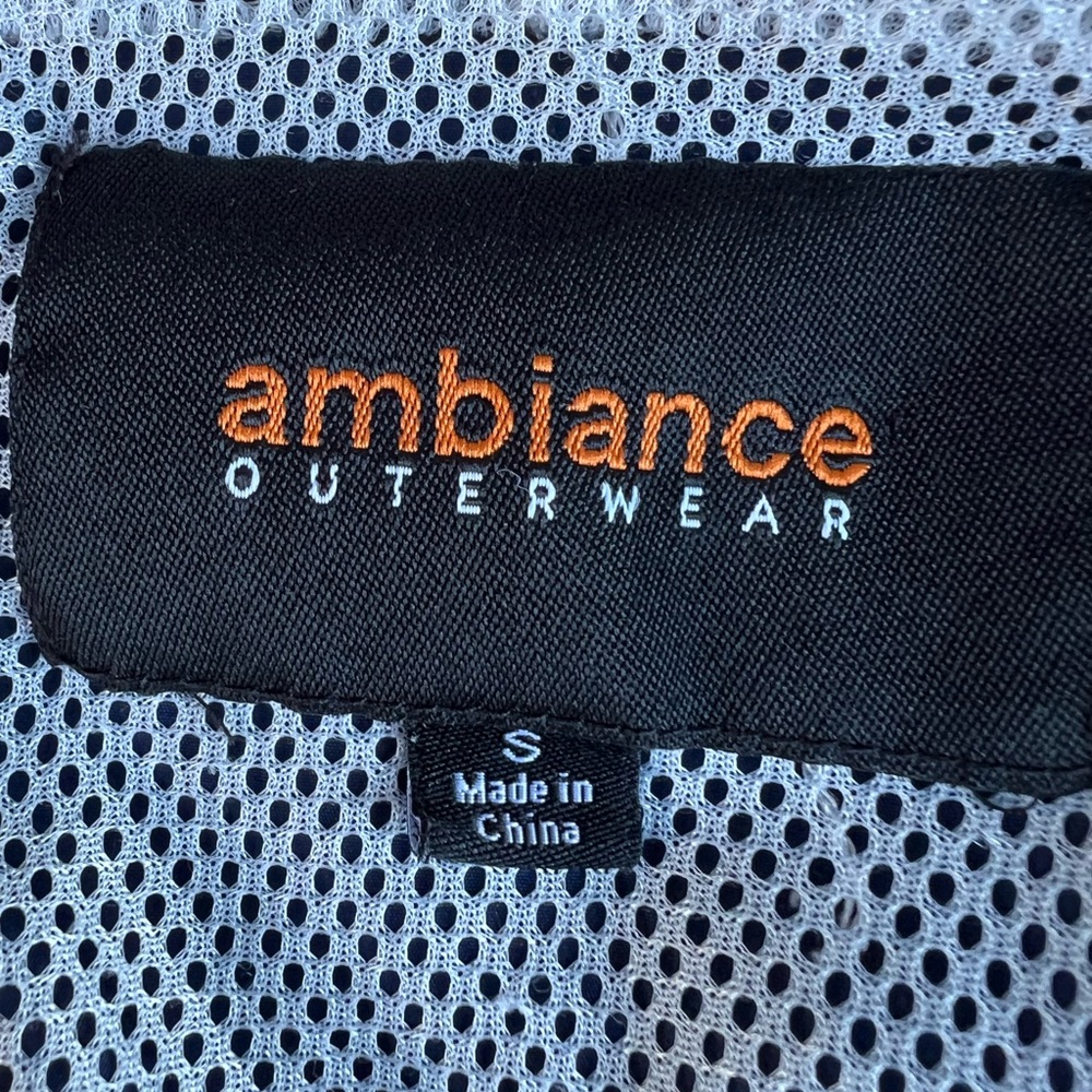 B02 - Ambiance Outwear - WMNS S - Picture 2 of 8
